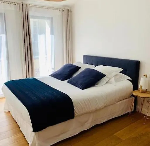 别墅 Maison D'hotes, Terrasse & Jacuzzi En Plein Centre